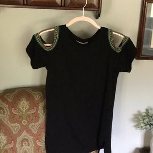 Black tee